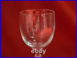 SAINT LOUIS, LUCRECE, SERIE DE 6 VERRES A VIN EN CRISTAL, SIGNES, EPOQUE XXème