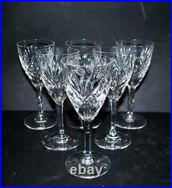 SAINT-LOUIS Lot 6 Verres à vin blanc Chantilly en cristal signé Saint-Louis H14 SAINT-LOUIS Lot 6 Verres à vin blanc Chantilly en cristal signé Saint-Louis H14
