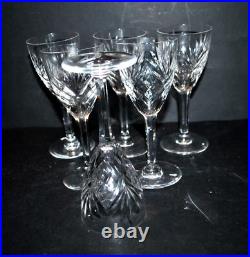 SAINT-LOUIS Lot 6 Verres à vin blanc Chantilly en cristal signé Saint-Louis H14 SAINT-LOUIS Lot 6 Verres à vin blanc Chantilly en cristal signé Saint-Louis H14