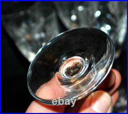 SAINT-LOUIS Lot 6 Verres à vin blanc Chantilly en cristal signé Saint-Louis H14 SAINT-LOUIS Lot 6 Verres à vin blanc Chantilly en cristal signé Saint-Louis H14