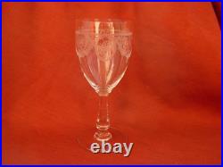 SAINT LOUIS, SAPHO, SERIE DE 5 VERRES A EAU EN CRISTAL GRAVE, FIN XIX-DEBUT XXème