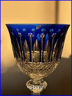 Saint Louis Modèle TOMMY Verre à vin en cristal taillé et coloré Bleu Saint Louis Modèle TOMMY Verre à vin en cristal taillé et coloré Bleu