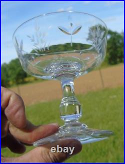 Saint Louis Service de 6 coupes à champagne en cristal taillé. Début Xxe s