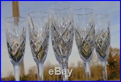 Saint Louis Service de 6 flûtes à champagne cristal taillé, modèle Chantilly
