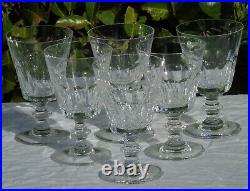 Saint Louis Service de 6 verres à vin blanc en cristal, modèle Caton. Signés