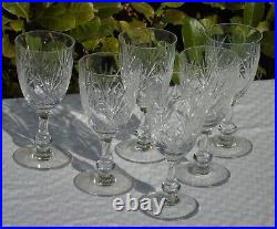 Saint Louis Service de 6 verres à vin rouge en cristal taillé, modèle Signés