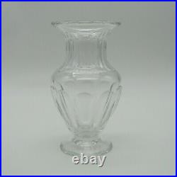 Saint-Louis. Vase sur piédouche en cristal taillé, XXe siècle