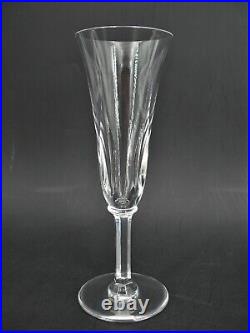 Saint Louis modèle Cerdagne, 5 flûtes à champagne, cristal, intactes, signées