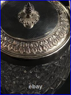 Seau à biscuits cristal taillé Baccarat Saint Louis monture métal argenté Empire Seau à biscuits cristal taillé Baccarat Saint Louis monture métal argenté Empire