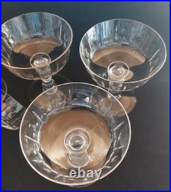 Série de 5 coupes à Champagne en cristal de Baccarat St Louis taillée