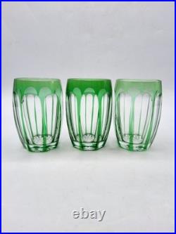 Série trois gobelets cristal double coloré vert taillé de Saint-Louis Art Déco