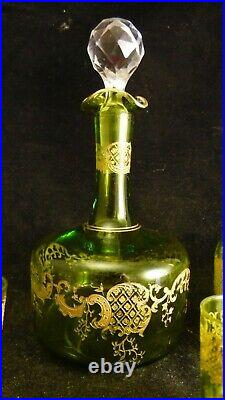 Service à liqueur 2 carafes 3 verres couleur vert cristal de St Louis doré Talma