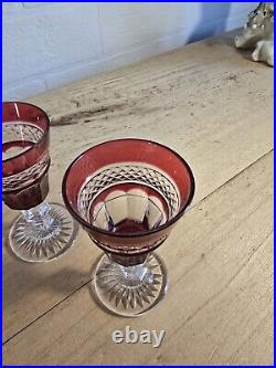 Service a liqueur cristal de saint louis modèle trianon rouge 6 verres digestif Service a liqueur cristal de saint louis modèle trianon rouge 6 verres digestif