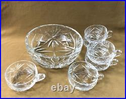 Service à punch / salade de fruits en cristal signé SAINT LOUIS modèle CHANTILLY Service à punch / salade de fruits en cristal signé SAINT LOUIS modèle CHANTILLY