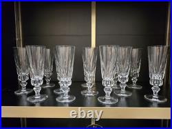 Service de 36 verres en cristal Saint-Louis modèle Guernesey signé