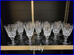Service de 36 verres en cristal Saint-Louis modèle Guernesey signé