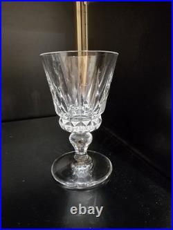 Service de 36 verres en cristal Saint-Louis modèle Guernesey signé