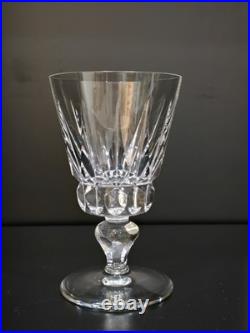 Service de 36 verres en cristal Saint-Louis modèle Guernesey signé