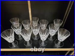Service de 36 verres en cristal Saint-Louis modèle Guernesey signé