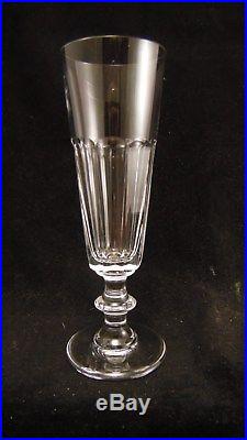 Service de 6 flutes à champagne en cristal de Saint Louis modèle Caton, signées
