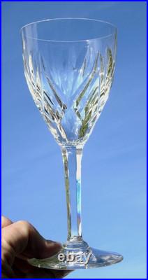 Service de 6 verres à vin blanc en cristal de Saint Louis modèle Monaco Signés