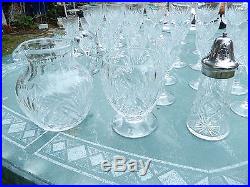 Service de verres cristal Saint Louis et carafe modele Chantilly