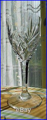Service de verres en cristal de Saint Louis modèle Chantilly