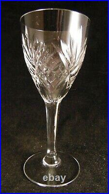 Servide de 5 Verres à vin / eau en cristal Saint Louis modèle Chantilly 17.5 cm