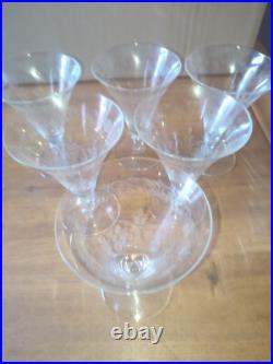 Six verres à eau en cristal décor de fleurs et frise dlg Baccarat St Louis