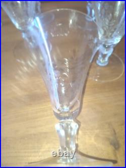 Six verres à eau en cristal décor de fleurs et frise dlg Baccarat St Louis