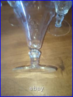 Six verres à eau en cristal décor de fleurs et frise dlg Baccarat St Louis