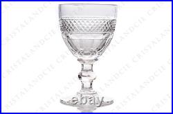 Six verres à vin n°4 Trianon par Saint-Louis. Six wine glasses n°4 Trianon