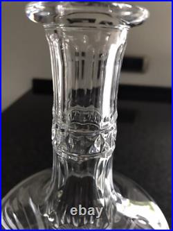 Très belle carafe à vin en cristal clair de Saint Louis Très belle carafe à vin en cristal clair de Saint Louis