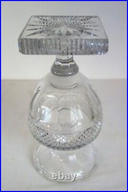 Vase cristal taillé forme Médicis Saint Louis début XXème Vase cristal taillé forme Médicis Saint Louis début XXème