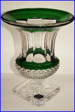 Vase en cristal doublé et taillé de Saint Louis modèle Versailles