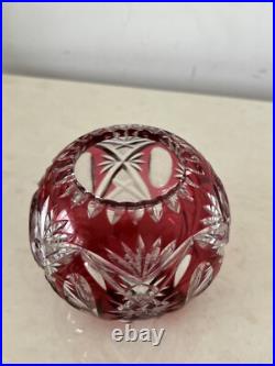 Vase rouge boule en cristal de Saint Louis modèle1