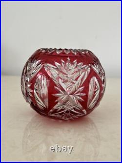 Vase rouge boule en cristal de Saint Louis modèle1