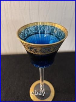 Verre à vin modèle Thistle bleu en cristal de Saint Louis mod1