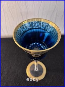 Verre à vin modèle Thistle bleu en cristal de Saint Louis mod1