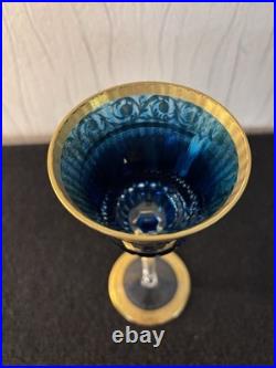 Verre à vin modèle Thistle bleu en cristal de Saint Louis mod1