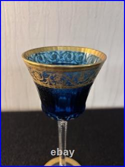 Verre à vin modèle Thistle bleu en cristal de Saint Louis mod1