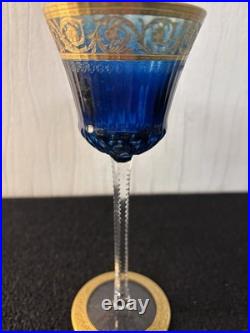 Verre à vin modèle Thistle bleu en cristal de Saint Louis mod1