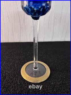 Verre à vin modèle Thistle bleu en cristal de Saint Louis mod1