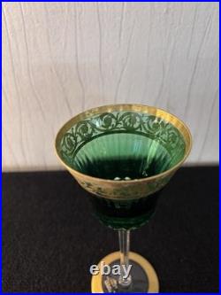 Verre à vin modèle Thistle vert en cristal de Saint Louis mod1