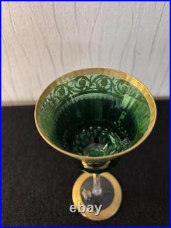 Verre à vin modèle Thistle vert en cristal de Saint Louis mod1