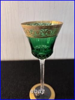 Verre à vin modèle Thistle vert en cristal de Saint Louis mod1