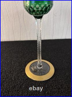 Verre à vin modèle Thistle vert en cristal de Saint Louis mod1