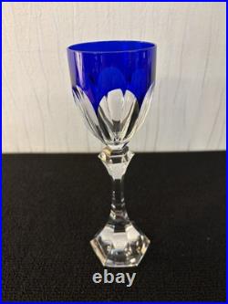 Verre bleu foncé modèle Chambord cristal de Saint Louis