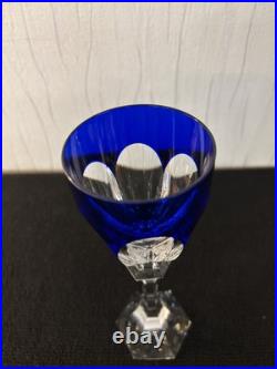 Verre bleu foncé modèle Chambord cristal de Saint Louis