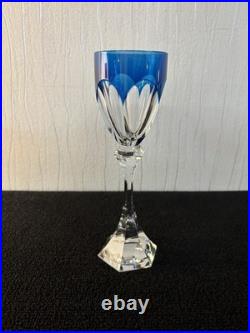 Verre bleu turquoise foncé modèle Chambord cristal de Saint Louis